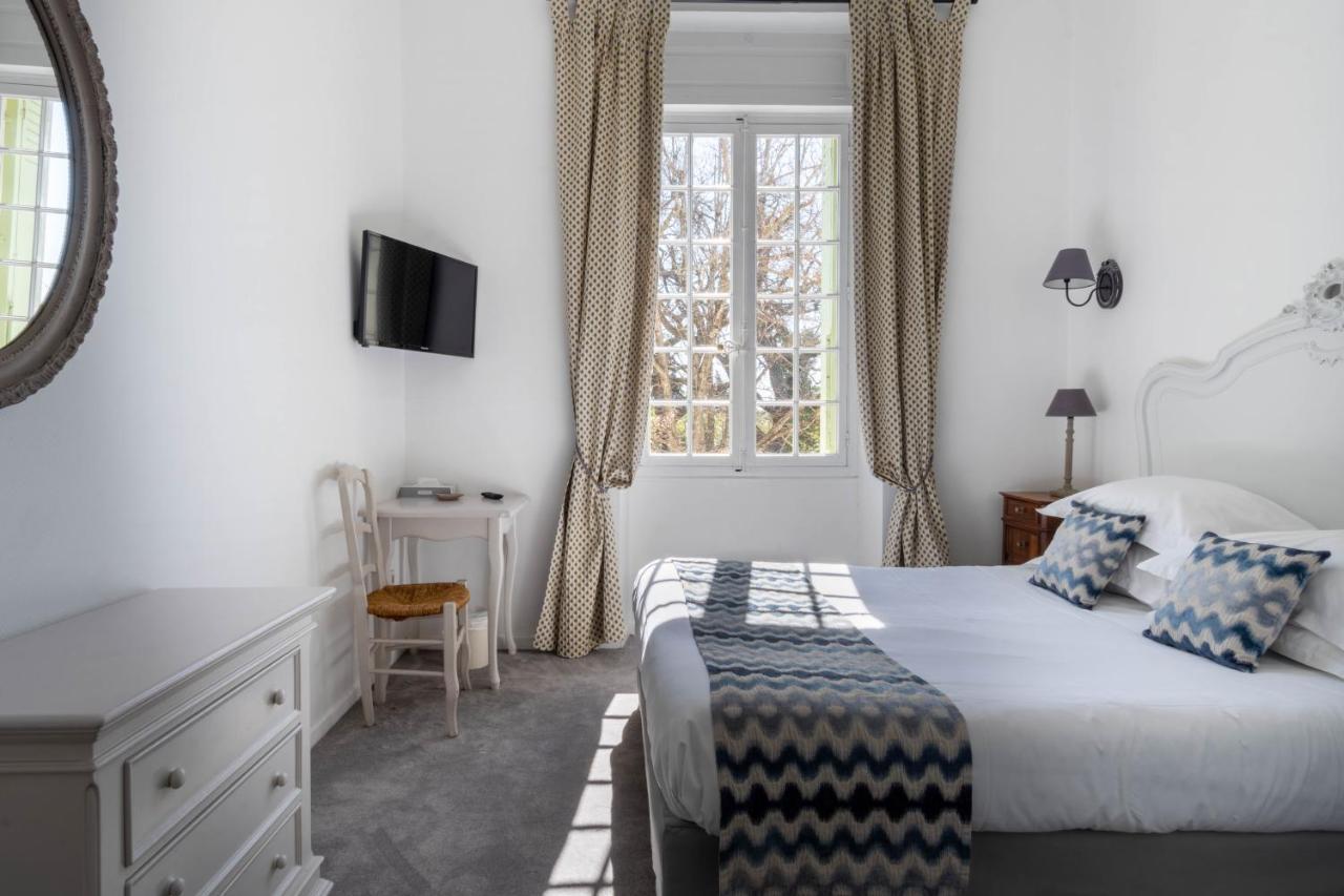 Demeures Et Chateaux Hotel L'Hermitage Pernes-les-Fontaines Bagian luar foto