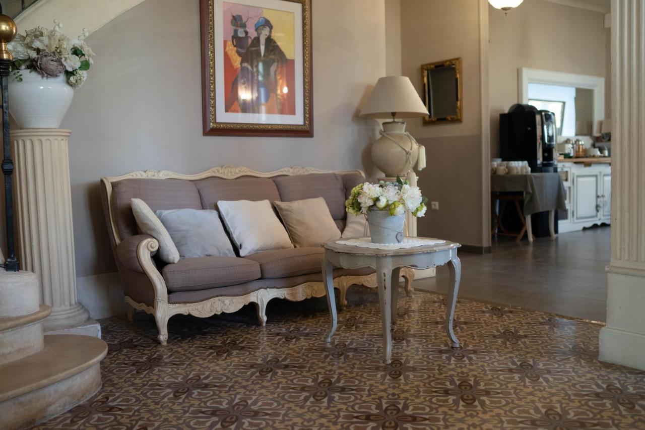 Demeures Et Chateaux Hotel L'Hermitage Pernes-les-Fontaines Bagian luar foto