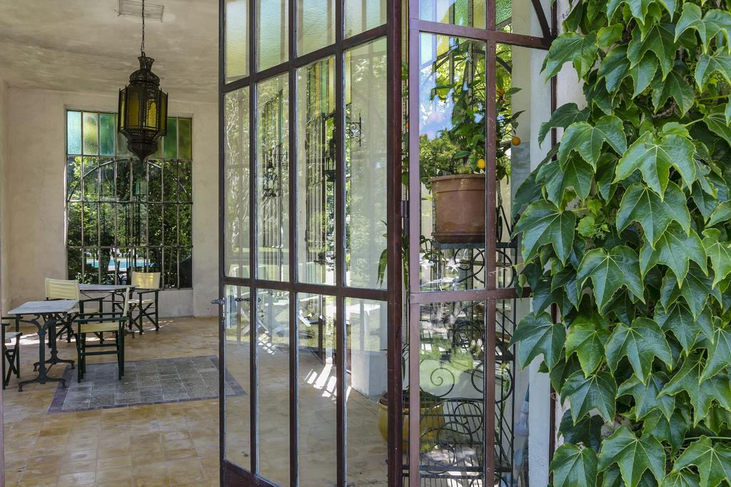 Demeures Et Chateaux Hotel L'Hermitage Pernes-les-Fontaines Bagian luar foto