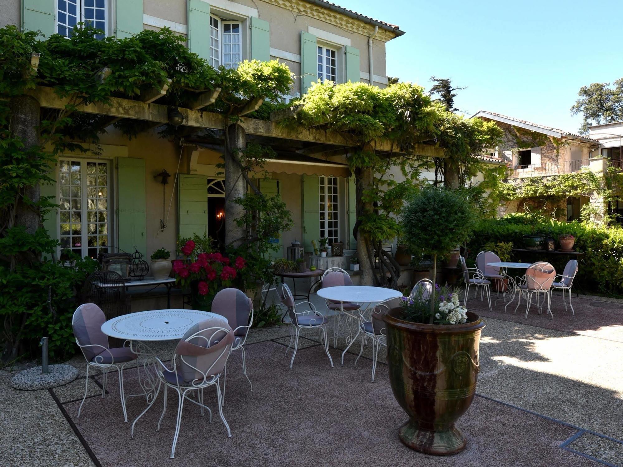 Demeures Et Chateaux Hotel L'Hermitage Pernes-les-Fontaines Bagian luar foto